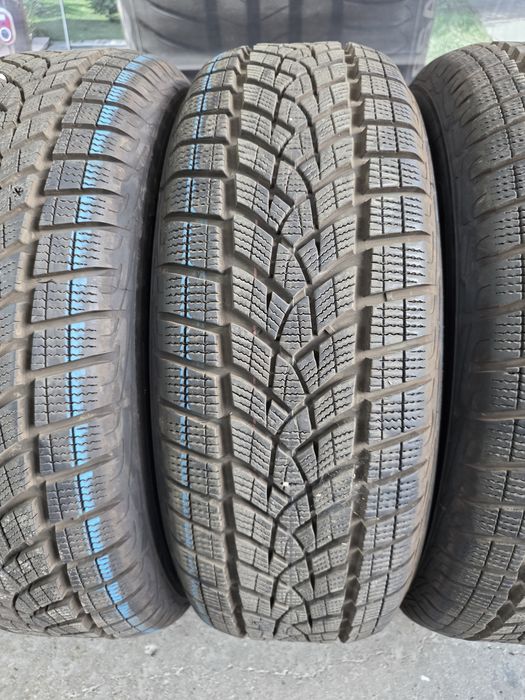 215/65/17 GOODYEAR 4бр