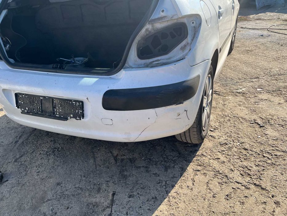 Задна броня за Пежо 307 бяла