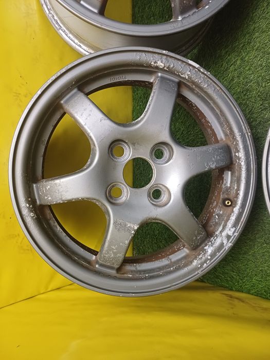 Диски R15 4x100 на Toyota.