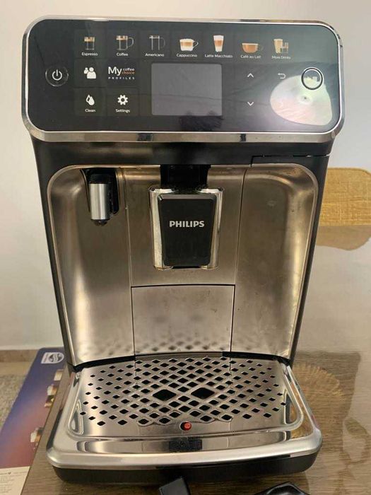 Кафеавтомат Philips LatteGo 5400 Series EP5447/90