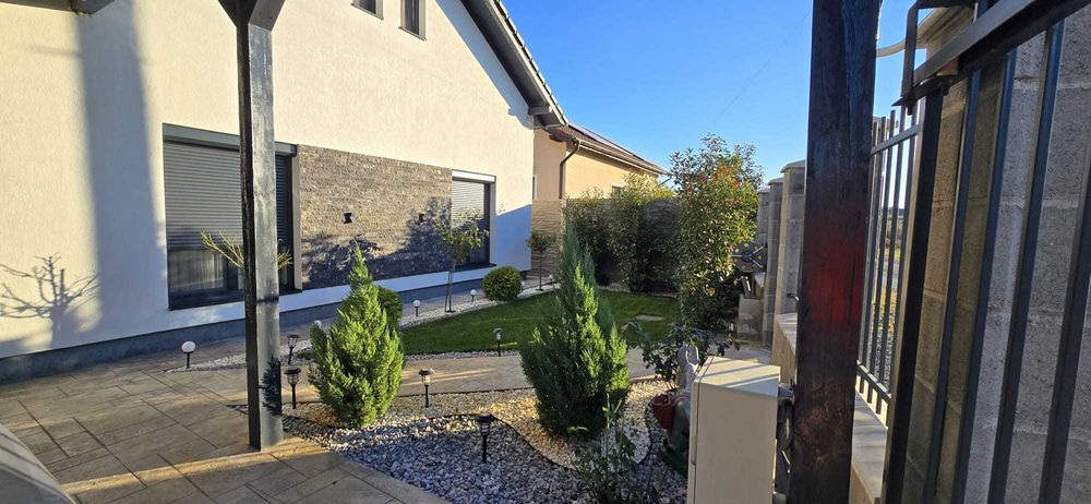 Casă spațioasă și complet utilată de vânzare în Șag  Zona Mănăstirii