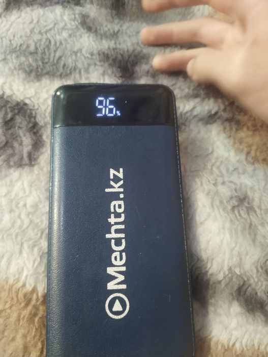 Продам повербанк срочно