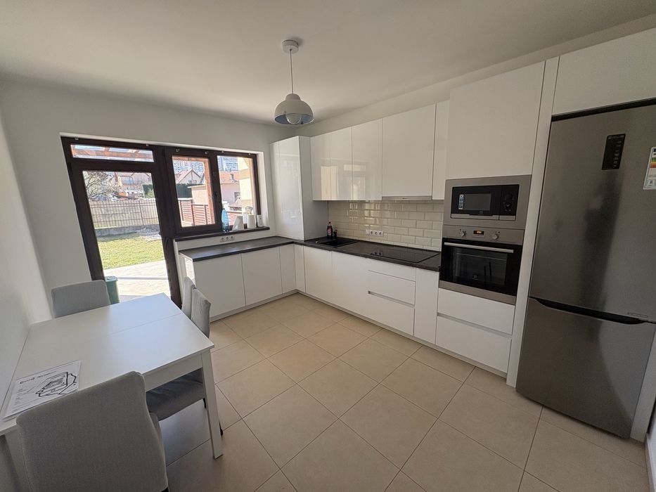 PERSOANA FIZICA inchiriez casa in zona Campului, 5 camere