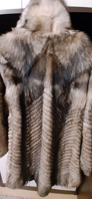 Haina din blana naturala