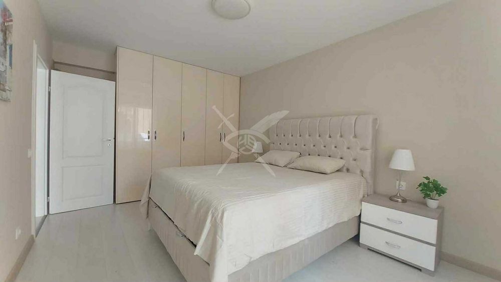 Дава се под наем Тристаен апартамент в София, Център - 90 кв.м за 1100 € - Снимка #1