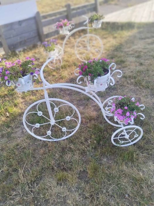 Цветарник за градинска декорация ръчна изработка