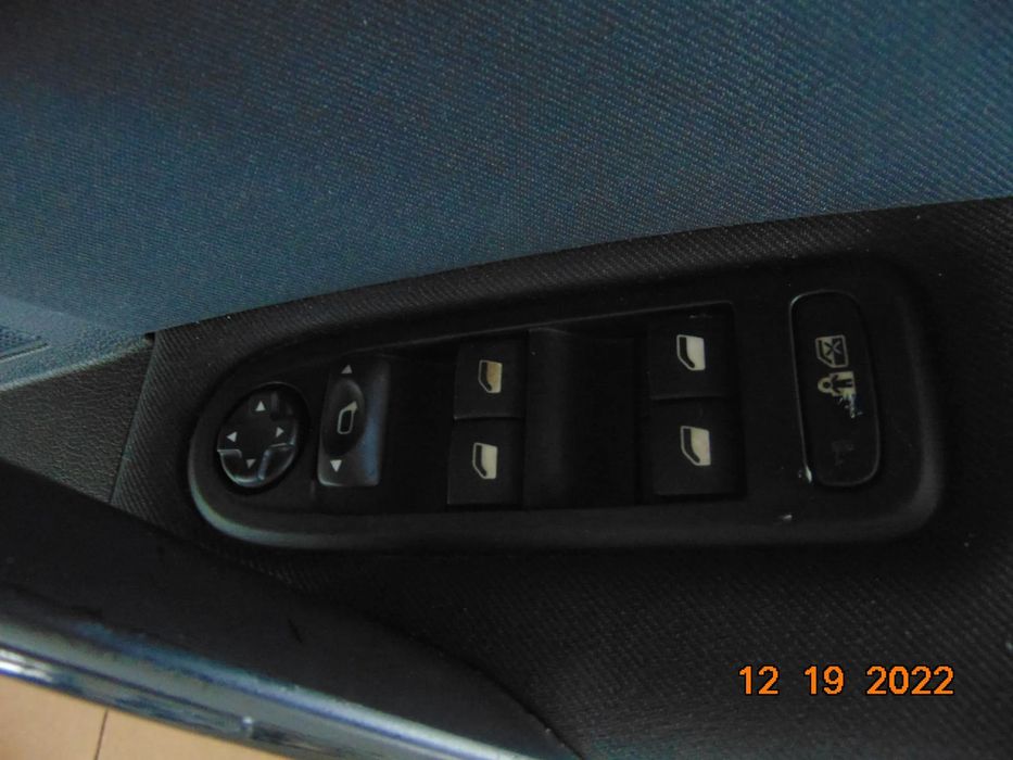 Butoane geamuri Peugeot 508 an 2010-2018 comenzi geamuri electrice stanga dreapta fata spate dezmem