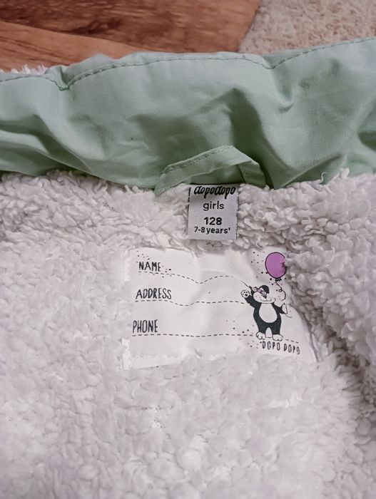 Продам куртки на девочку