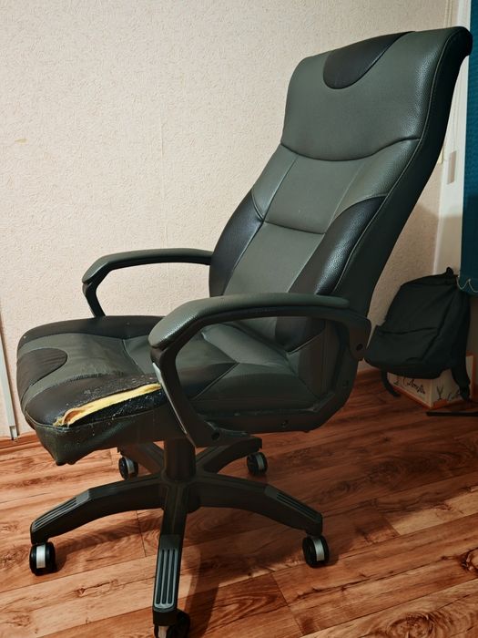 Продам кресло офисное