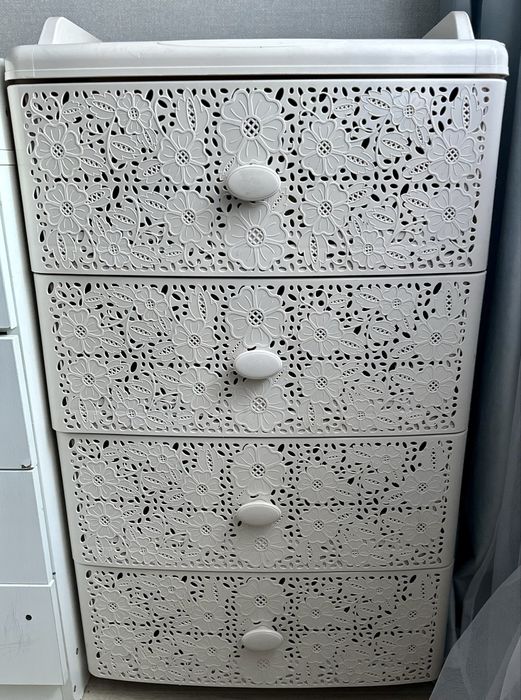Пластиковый комод