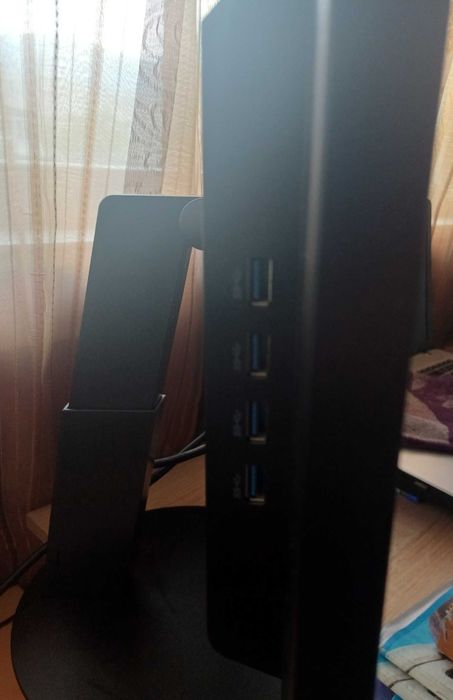 Lenovo Thinkvision Монитор -  с USB Хъб, Идеален за офиса и дома!