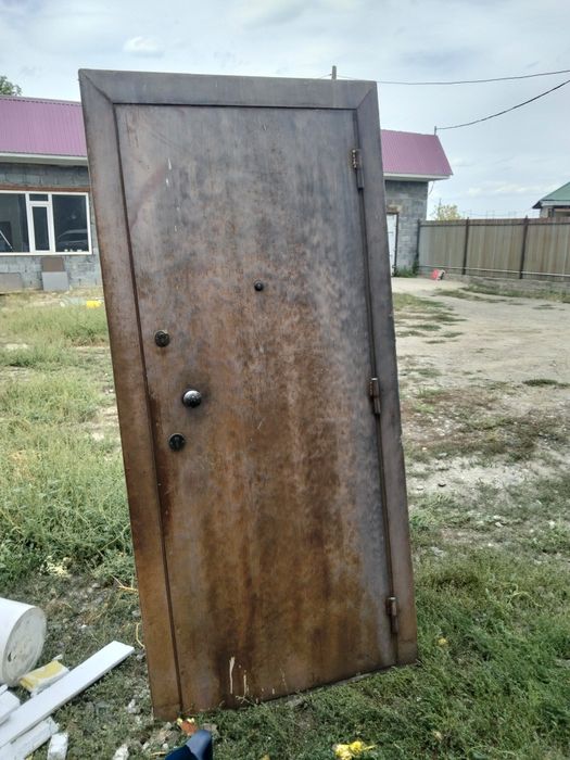 Железная дверь бу