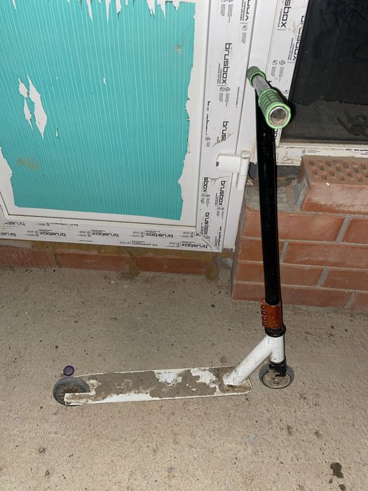 Продам Трюковой самокат нормальный минусов нету