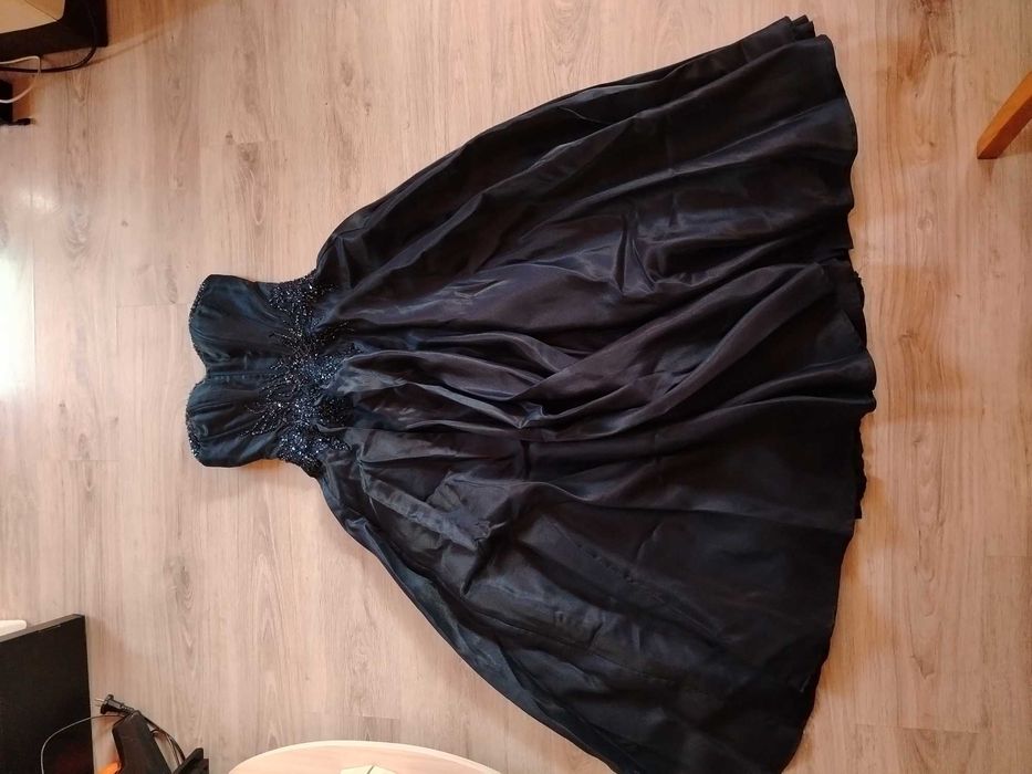 Бална тъмно синя рокля