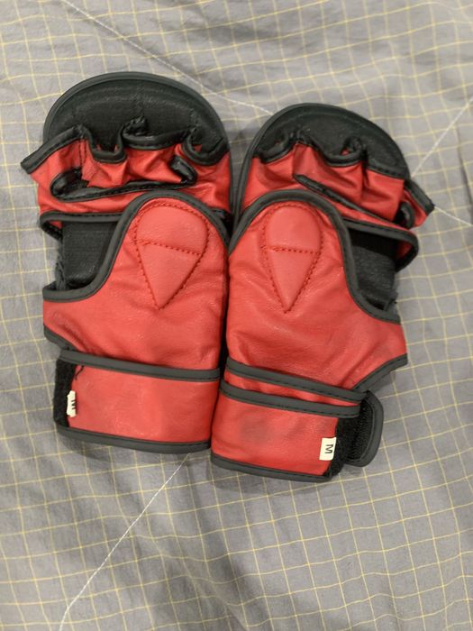 Перчатки для мма