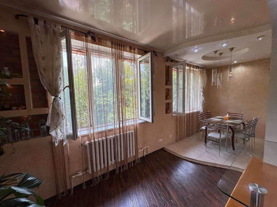 Продаётся на Карасу-2 4ком