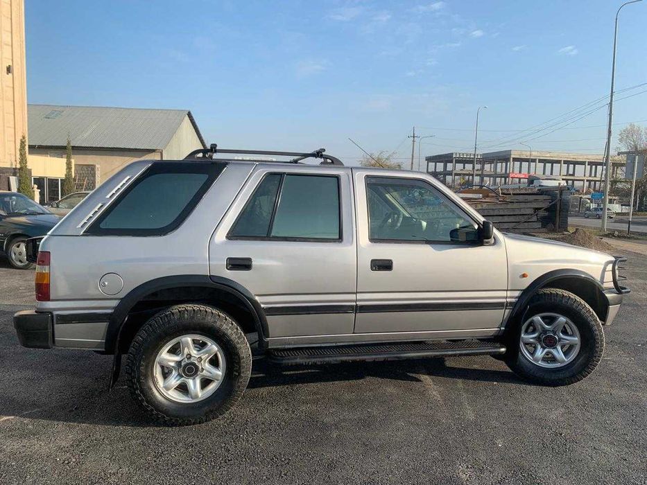 продается полноприводный рамный джип