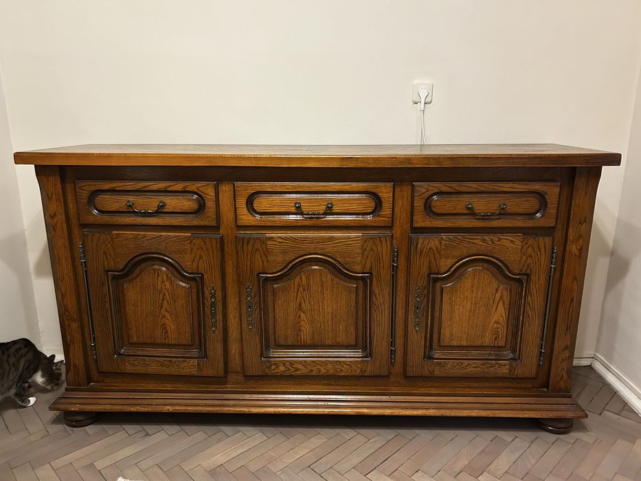 Servantă din lemn partial masiv partial furnir gros stejar