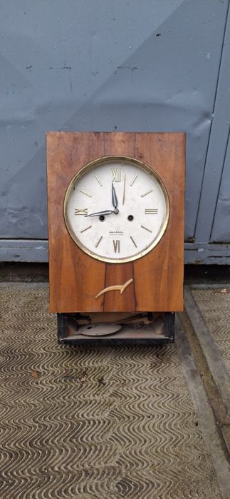 Vand ceasuri vechi cu pendula