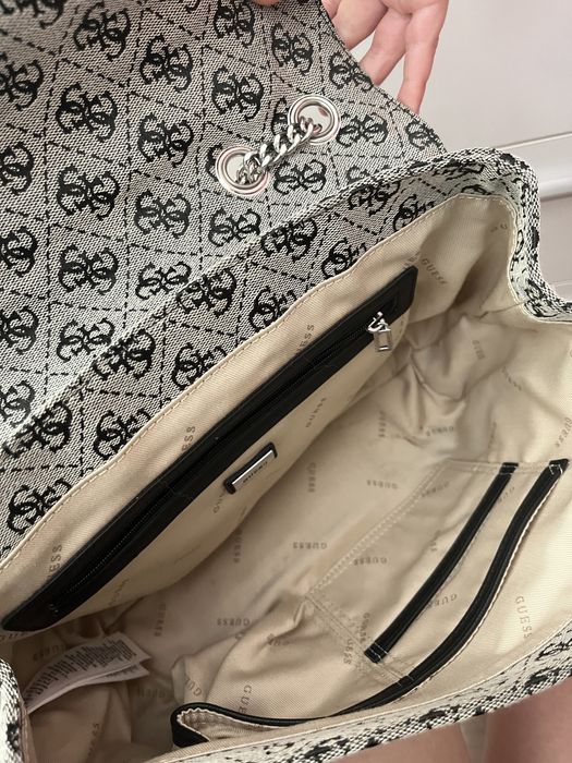 Чанта Guess