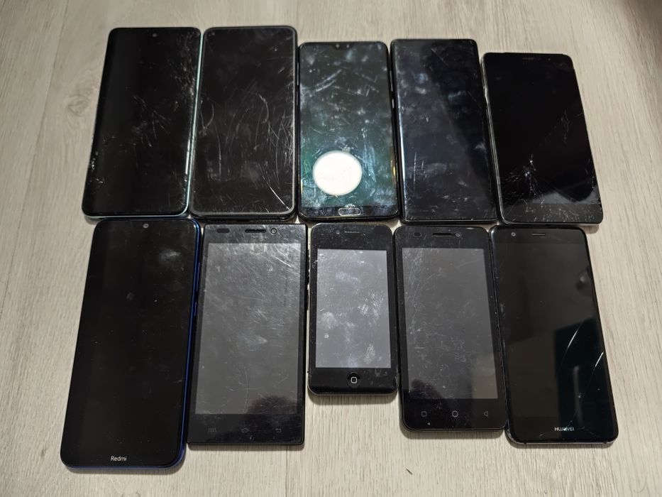 Vând telefoane nefuncționale