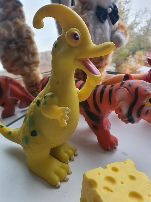 Резиновые игрушки животные динозавры