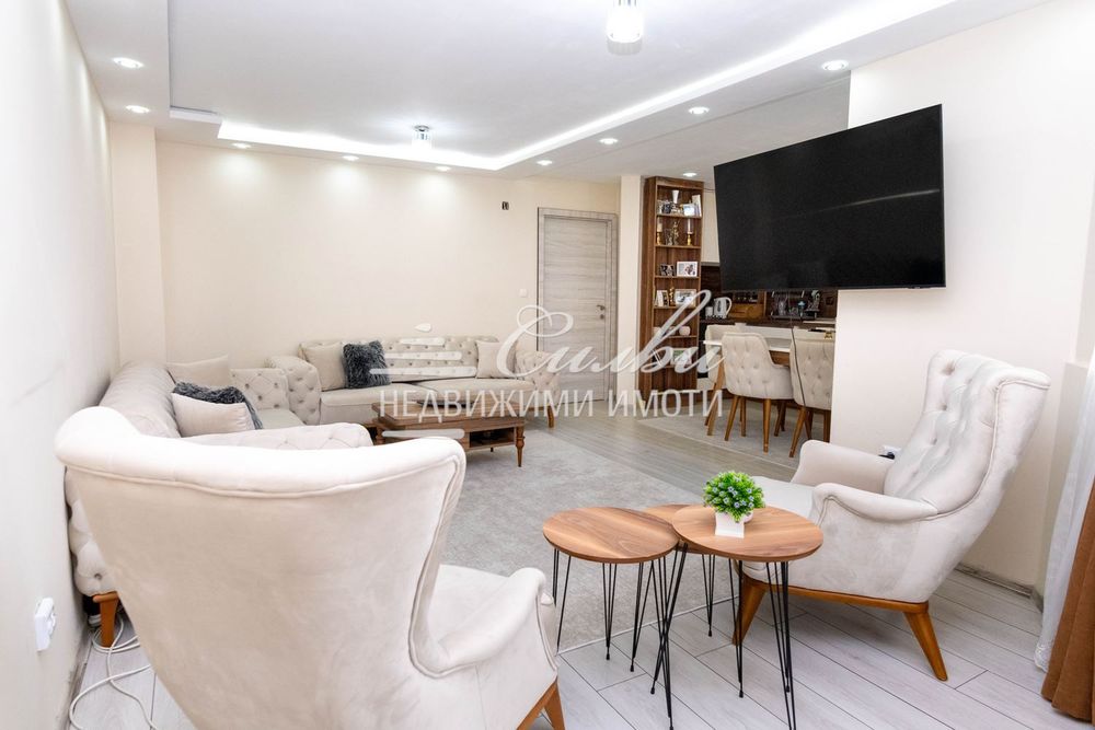 Продава се Тристаен апартамент в Шумен, Пазара - 94 кв.м за 1682 €/кв.м - Снимка #2
