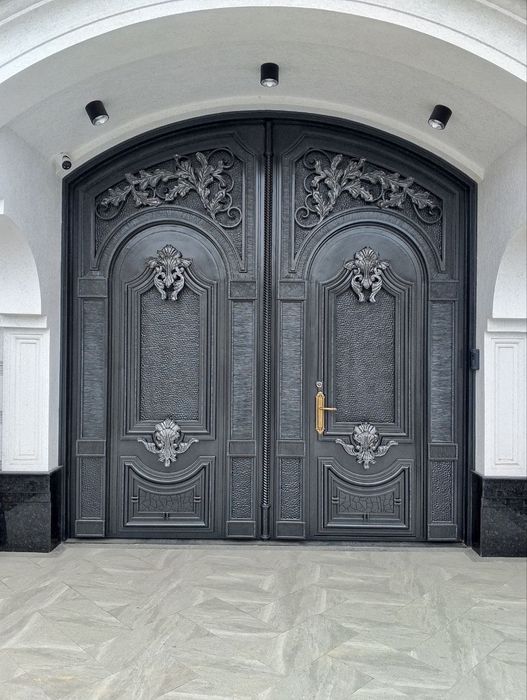 Ворота Darvoza Дарвоза ва Темир эшиклар