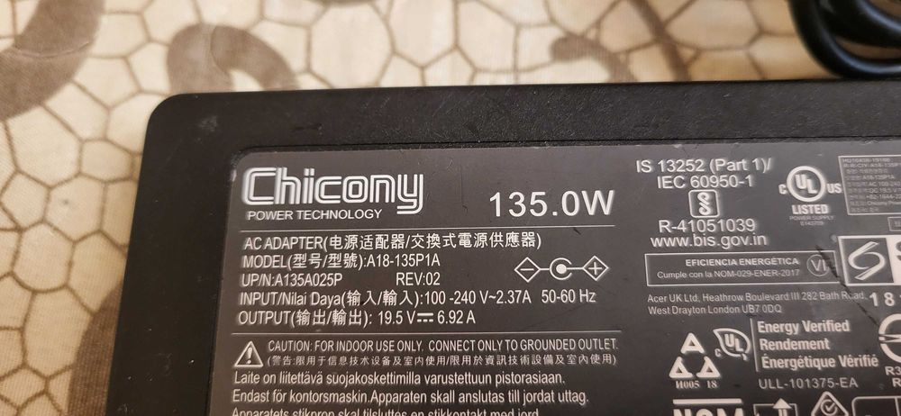 ACER 135W Incarcator 19.5V-6.92A Adaptor fuctional