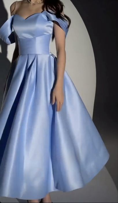 Продаю платье миди  на выпускной