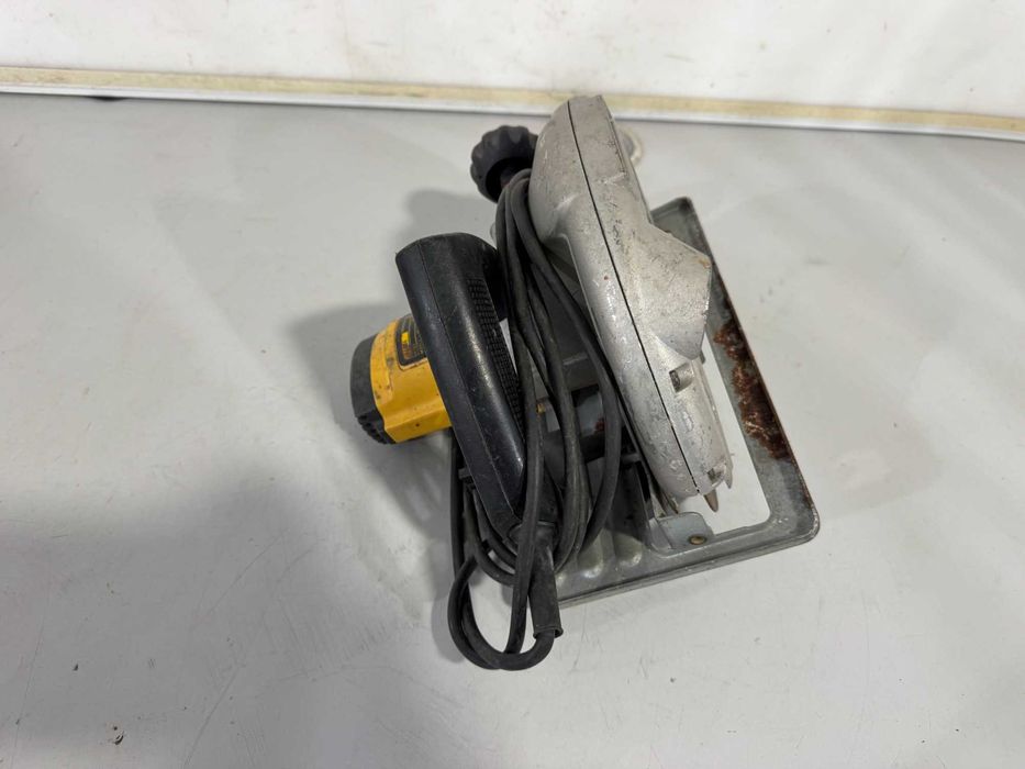 Ръчен циркуляр - Dewalt 1150 W