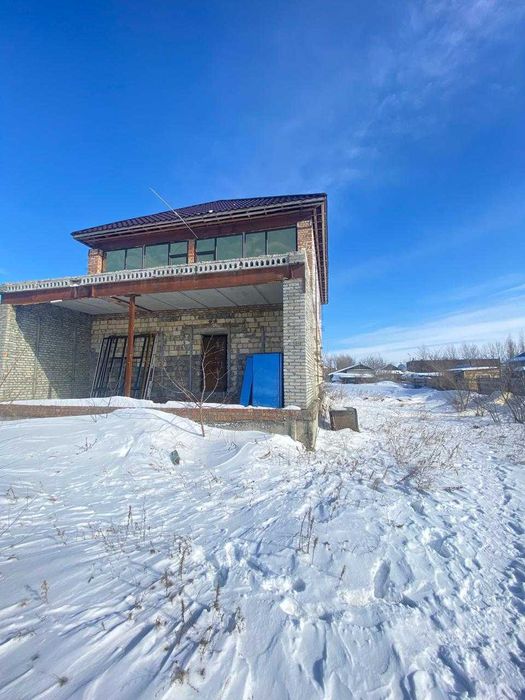 Срочно!!! Продам дом в три уровня.