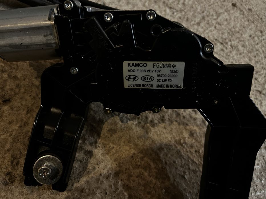 Заден капак, стоп, моторче за чистачка и ел дръжкза хюндай I30 хечбек,