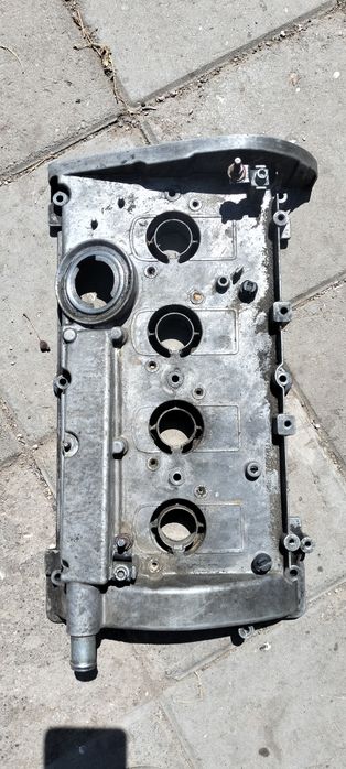 Продам крышку клапанов