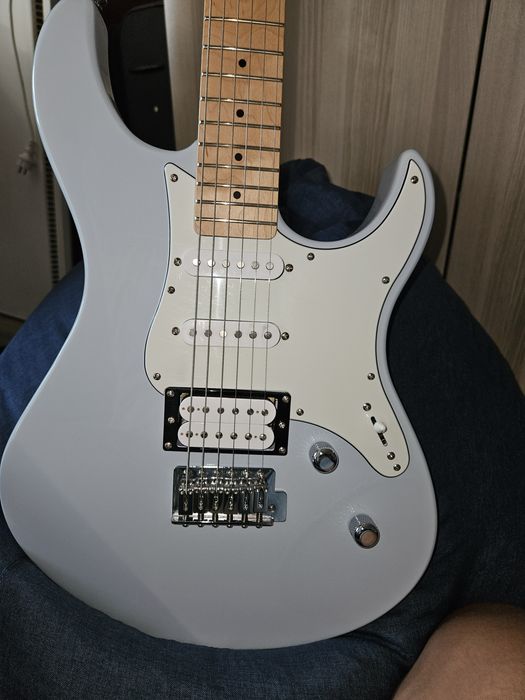 Електрическа Китара Yamaha Pacifica PAC112V - ice blue СПЕШНО