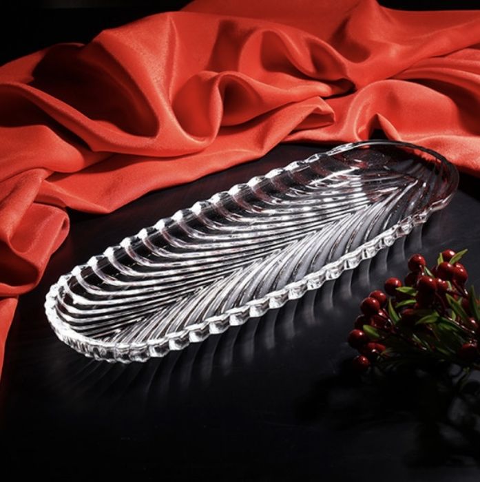 Продам сервировачную вазу