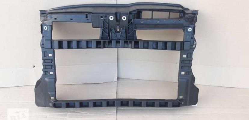 Передняя рамка Golf 6