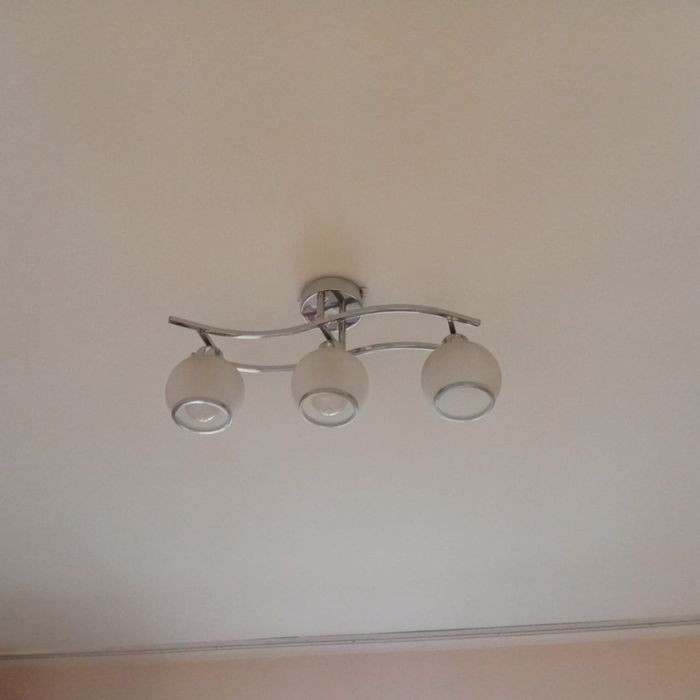 продаются люстры