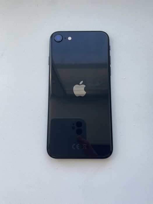 Продам iPhone 8