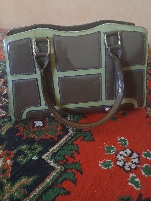 Ассалому алайкум.сумка сотилади.келишилади.3-4 марта ишлатилган