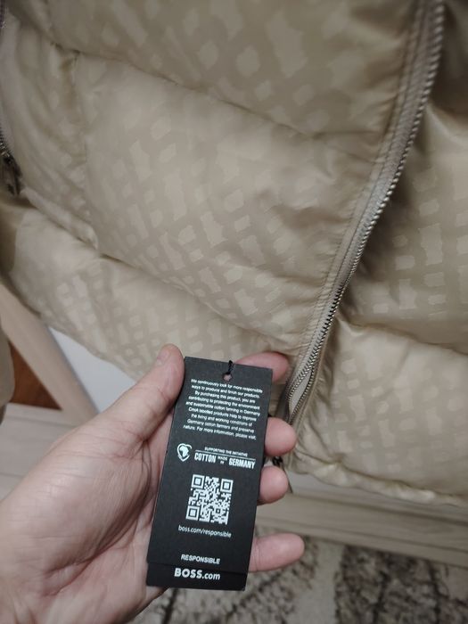 Geaca bărbați Hugo  guler  blana naturala -marimea  L