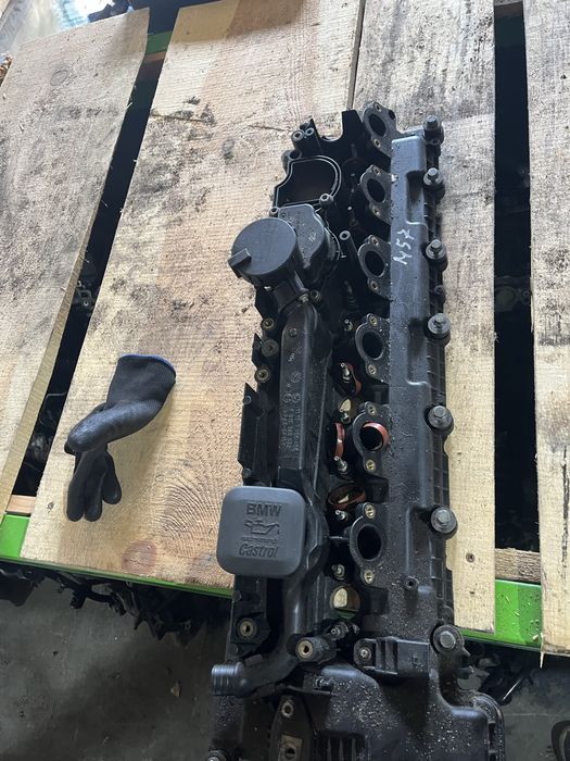 Капак клапани бмв 3.5д 286 ( kapak klapani bmw 3.5d 286hp )