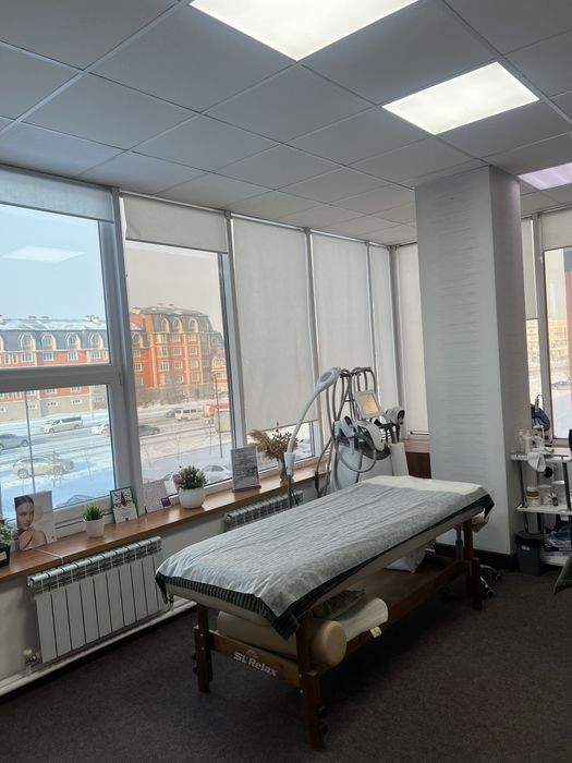 Сдается место в студии эстетики левый берег