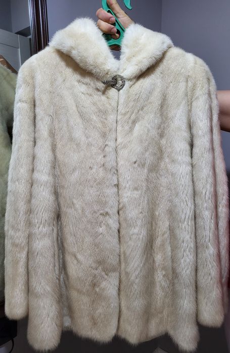 натуральная норковая шуба в молочном оттенке