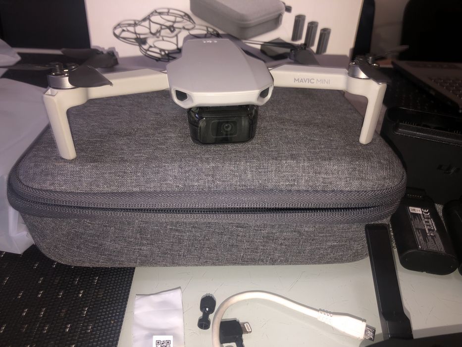 Vând DJI Mavic Mini Fly More Combo