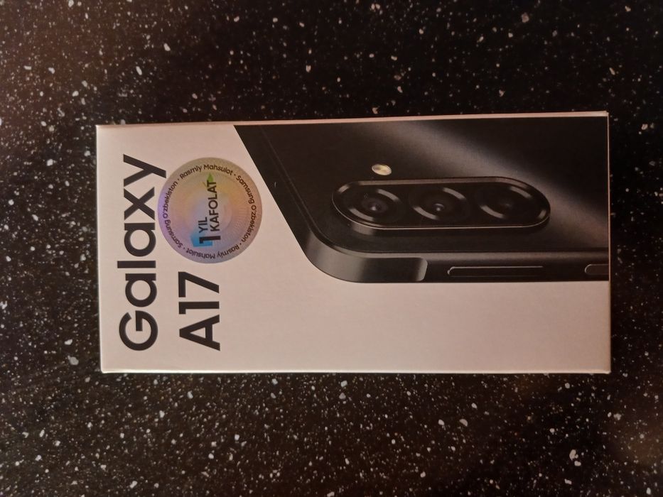 Samsung a17. 8.256
