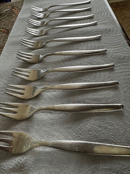 24 buc  placate în argint 100 ,lingurițe cuțite furculite
