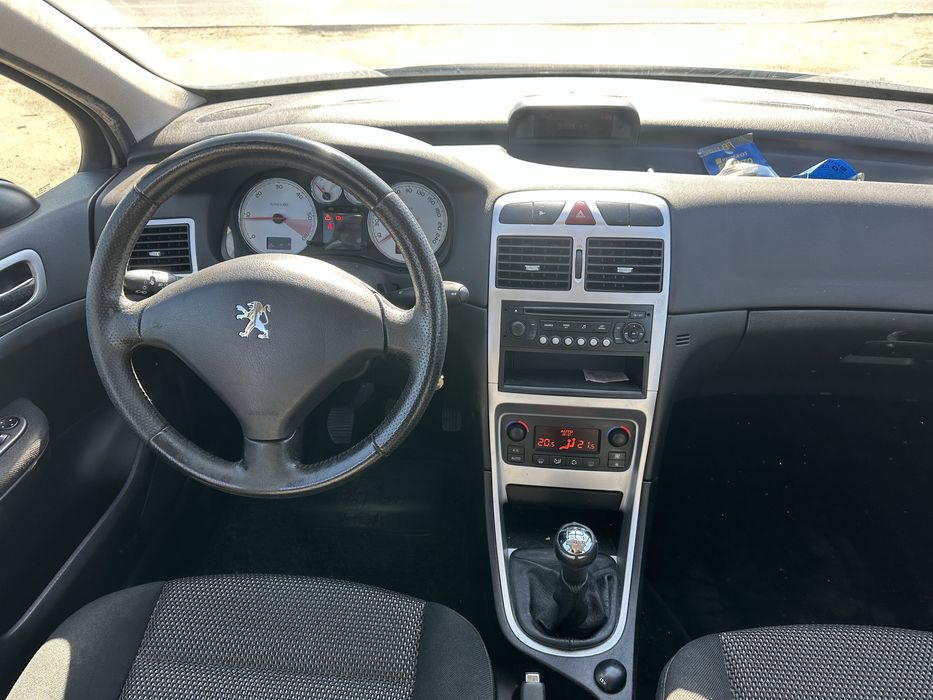 Пежо 307 1.6hdi Facelift НА ЧАСТИ!!! 9HZ двигател!