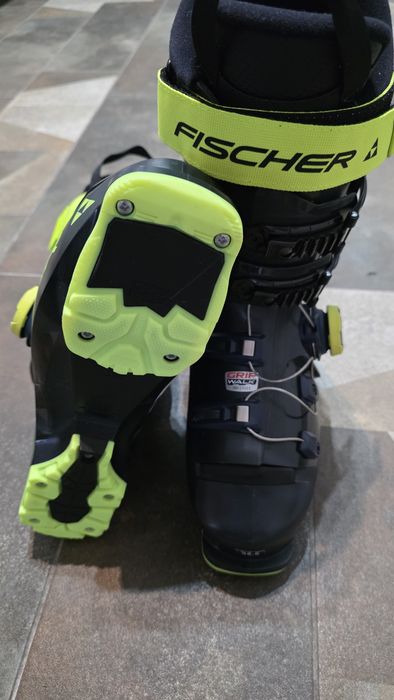Продавам ски обувки Fischer RC4 120 BOA No 26,5