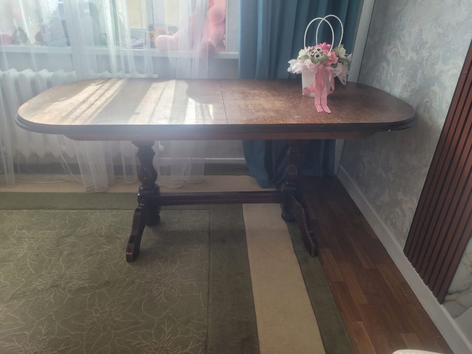 Продам.      стол